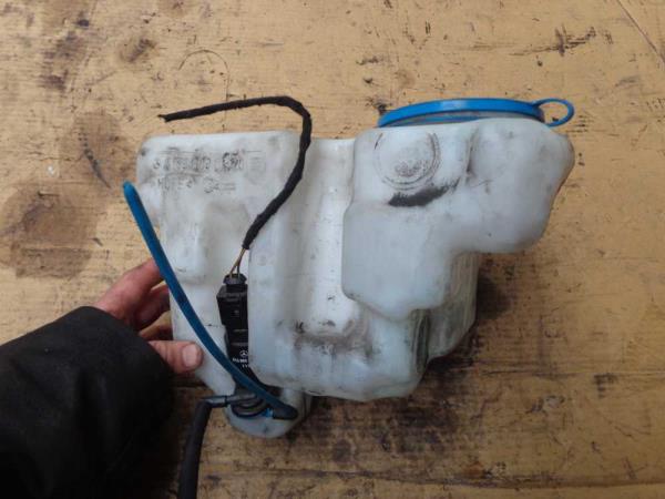 RESERVOIR LAVE GLACE MERCEDES  - Vue 1